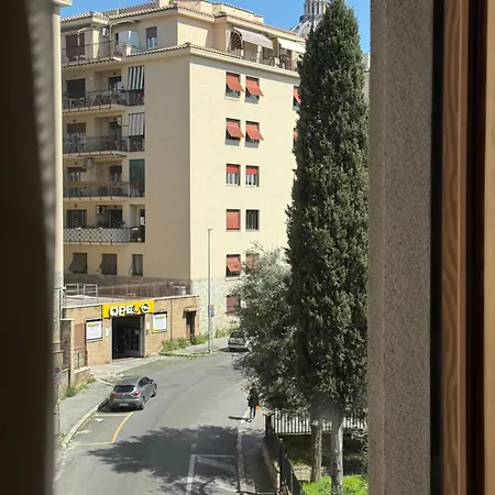 St Peter With Private Parking By Dama Guest house